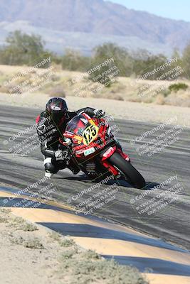 media/Dec-04-2025-Racers Edge (Thu) [[5ebc9f124d]]/3-B Group/3-Session 2 (Turn 7 Inside)/